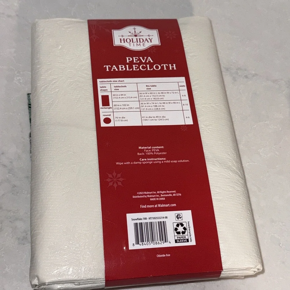 HOLIDAY TIME Green  WHITE FABRIC TABLECLOTH 70